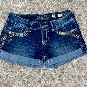 Miss me shorts size 28🌻